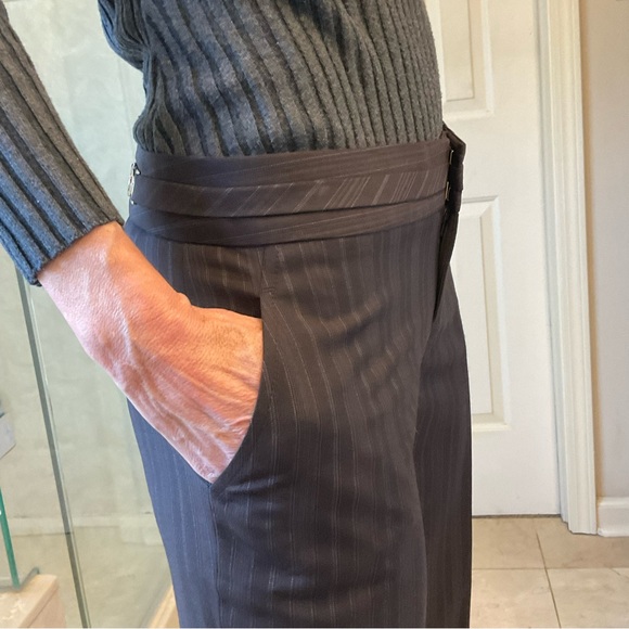 GUCCI Women’s Classic Tailored Brown PinStrip 2 PC Pant Suit 40 / 4, Small - Picture 9 of 16